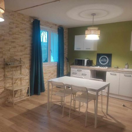 Jad'Iss Appartement L'Isle-d'Abeau Buitenkant foto