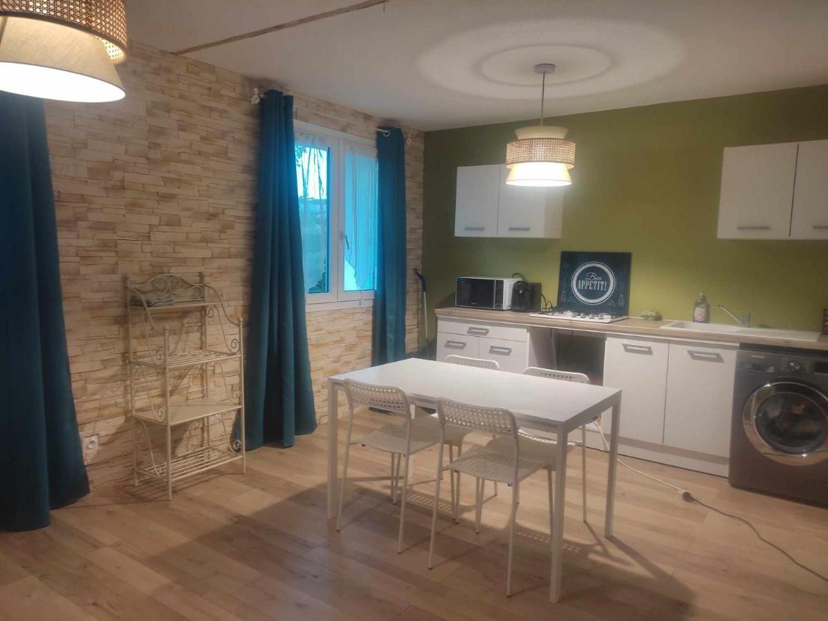 Jad'Iss Appartement L'Isle-d'Abeau Buitenkant foto